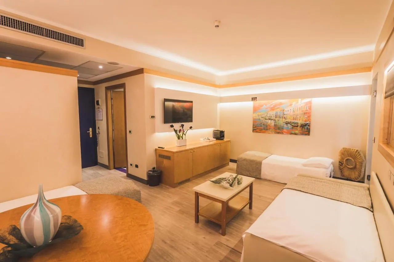 Park Hotel Ai Pini & Restaurant Ai Pini Mestre 4*,